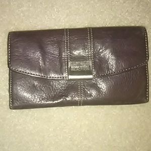 Kenneth Cole Reaction vintage look wallet